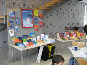 Bücherspende für die Bibliothek 2010